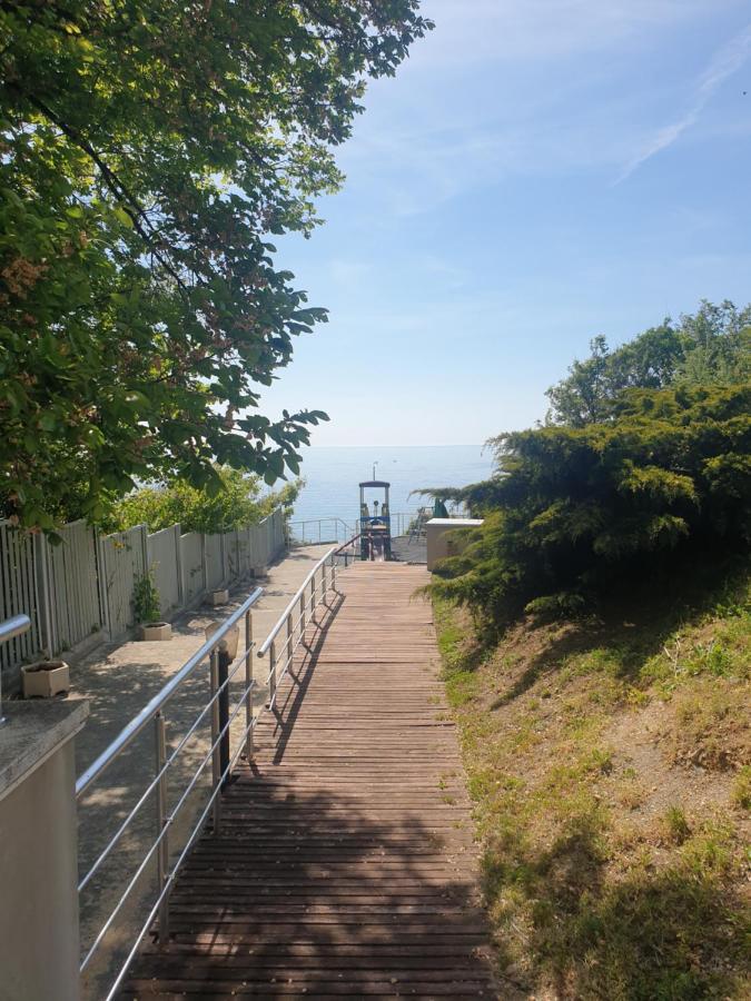 Studio Silver Terace With Sea View For 4 Person 비알라 외부 사진