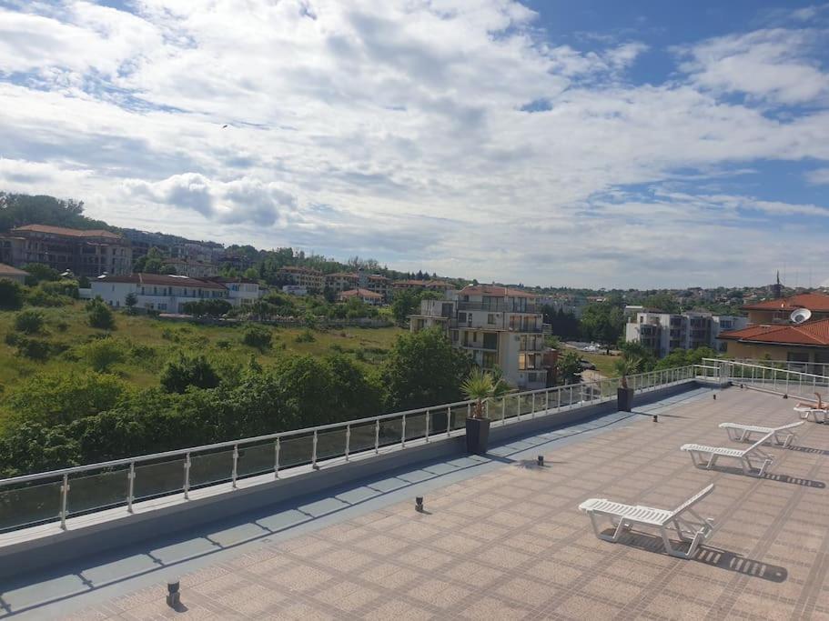 Studio Silver Terace With Sea View For 4 Person 비알라 외부 사진